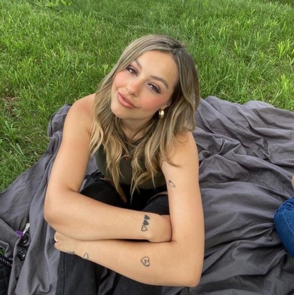 Meet your Posher, Amber - Picture 1 of 1